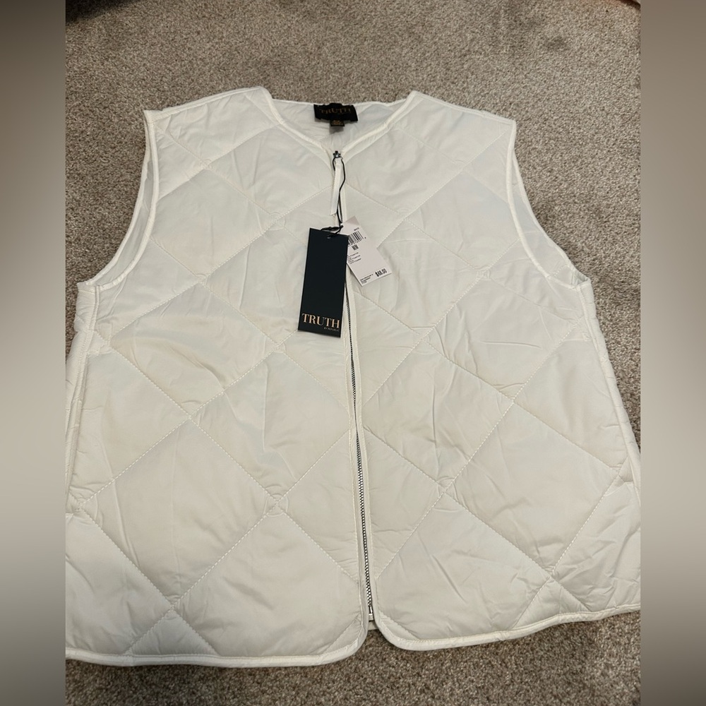 Truth Lightweight Puffer Vest In Classic‎ White